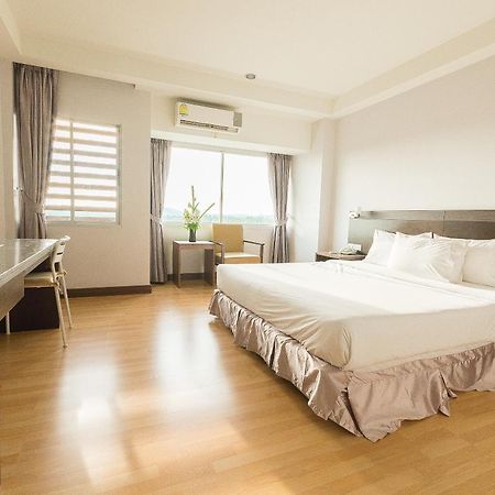 Sinkiat Buri Hotel Szatun Kültér fotó