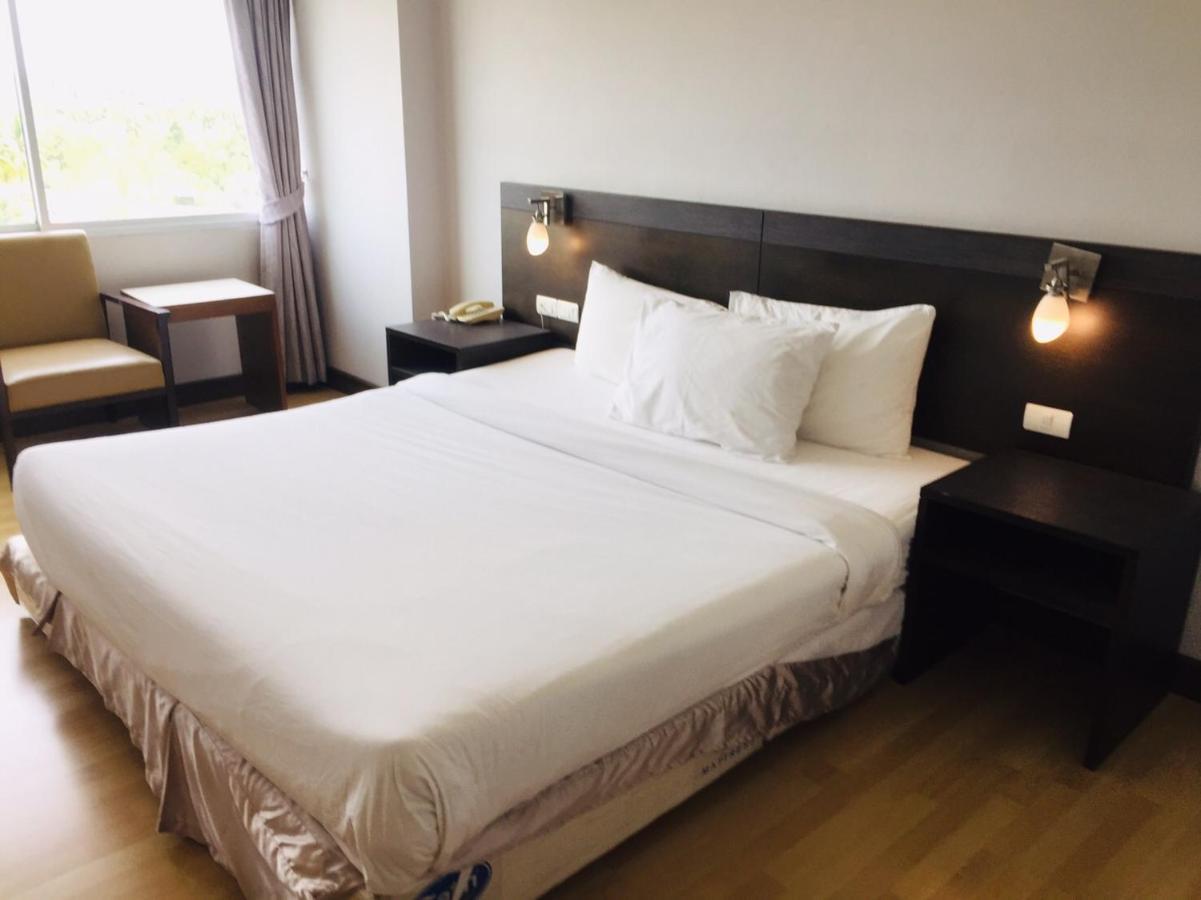 Sinkiat Buri Hotel Szatun Kültér fotó
