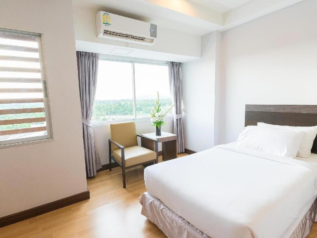 Sinkiat Buri Hotel Szatun Kültér fotó